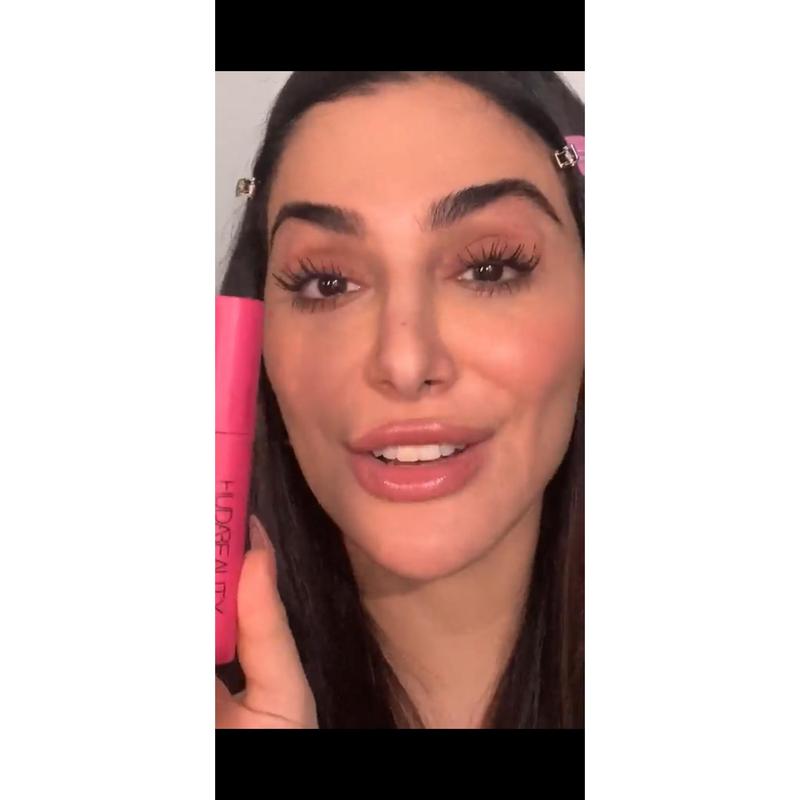 HUDA BEAUTY 1 COAT WOW! Extra Volumizing and Lifting Mascara